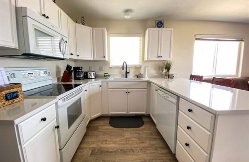 Harbor Village Condo | Lake View Condo 871 # 4 with amazing views