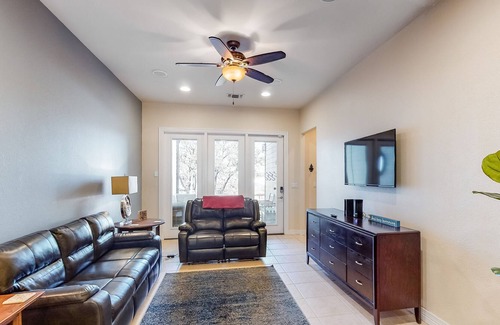 Canyon Lake Condo | Lake-view escape with free WiFi & central AC plus a furnished deck & balcony