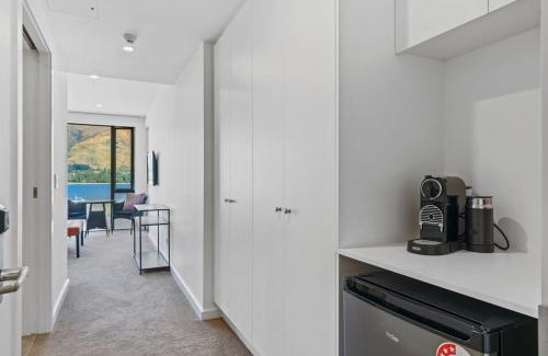 Wanaka Hotel | Lake View Studio Apartment