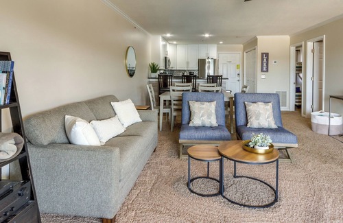 Osage Beach Condo | Lake Views + Pool Access: Condo in Osage Beach!