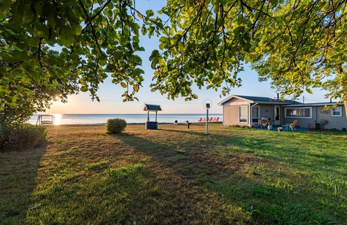 Bark River House | Lakefront Beach House