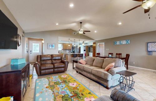 Cotton Gin House | Lakefront Getaway