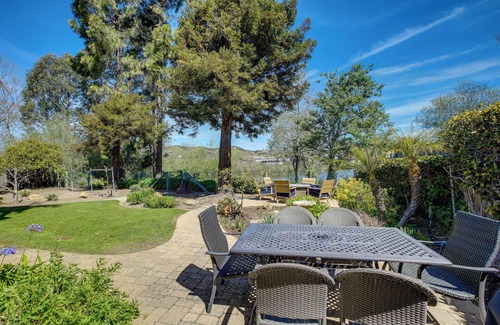 Pismo Beach Cottage | Lakefront Grover Beach Home ~ Walk to Ocean!