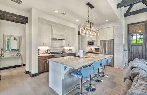 Spicewood Cottage | Lakefront home - Family-friendly resort community
