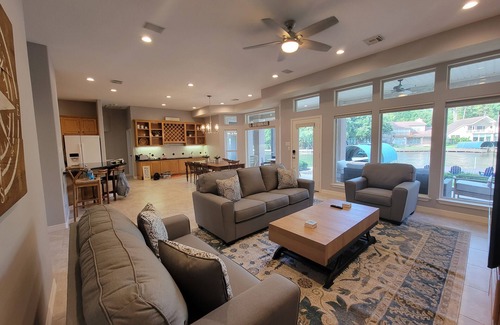 Walden on Lake Conroe House | Lakefront Home on quite/protected cove on Lake Conroe with private pool