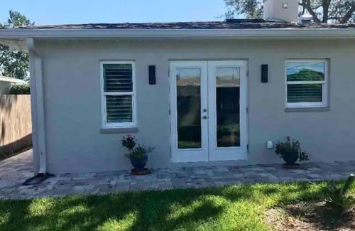 Disston Heights House | Lakefront near the beach