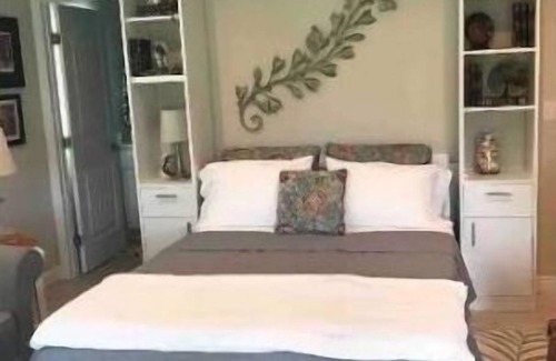 Disston Heights House | Lakefront near the beach