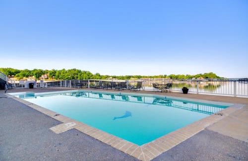 Osage Beach Apartment | Lakefront Osage Beach Condo with Water-View Balcony!