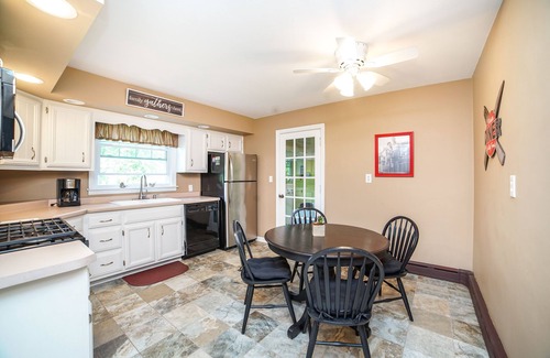 Manteno House | Lakefront property