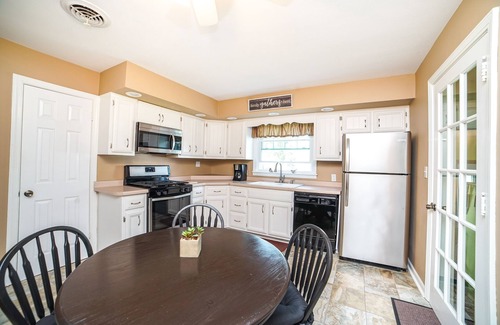 Manteno House | Lakefront property