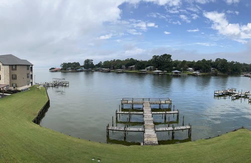 Onalaska Condo | Lakefront Retreat - Ground floor - Great Views!