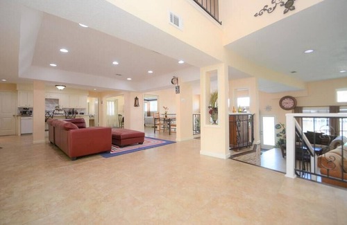 April Sound House | Lakefront Retreat with Pool, Spa, Golf, Fishing, Boat slip, Kayaks & Marina