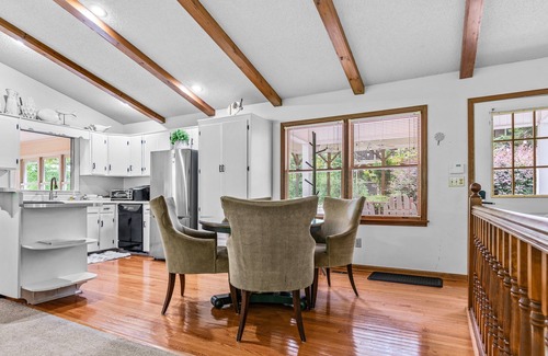 Toccoa House | Lakefront with Dock and Hot Tub!