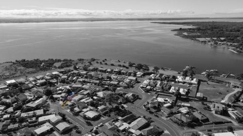 Paynesville House | Lakehouse on Waverley