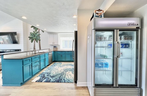LaPlatte I House | Lakehouse with 3 Big Suites, Total of 6 Bedrooms 4 Baths, & HUGE Beach