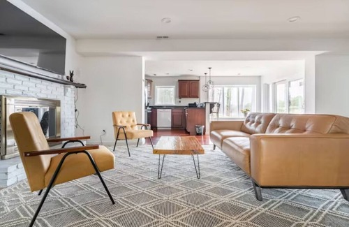 Marlton House | Lakehouse with Gorgeous View - Family Friendly!