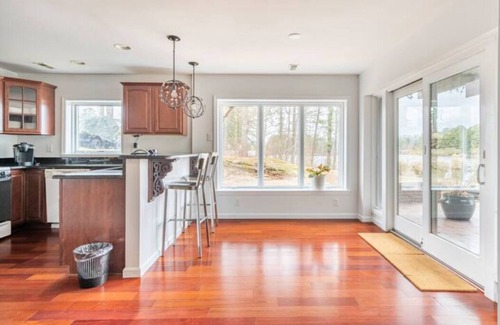 Marlton House | Lakehouse with Gorgeous View - Family Friendly!