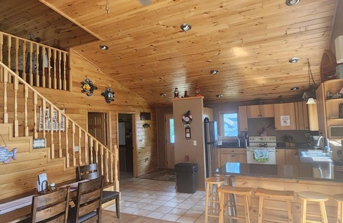 Melrude House | Lakeside bliss and serenity in the Northwoods