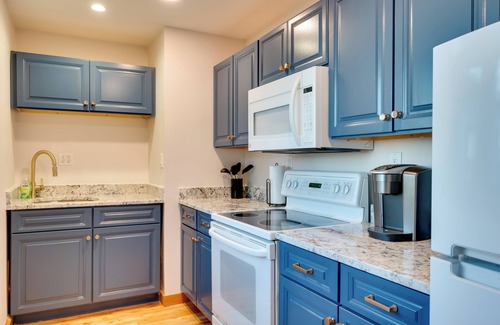 Newport Apartment | Lakeside Couple's Escape w/Dock in Newport!