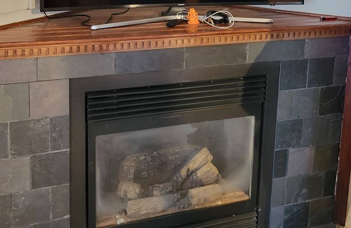 Deseronto House | Lakeside Escape