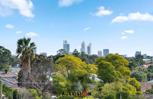 Cannington Apartment | Lakeside Executive Retreat near Westfield Shops