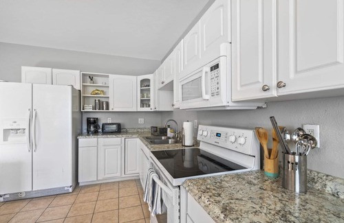 Highlands House | Lakeside Family Game House @Red Ear River RV Park