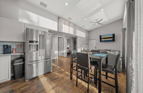Silver Springs House | Lakeside Getaway with Kayaks!