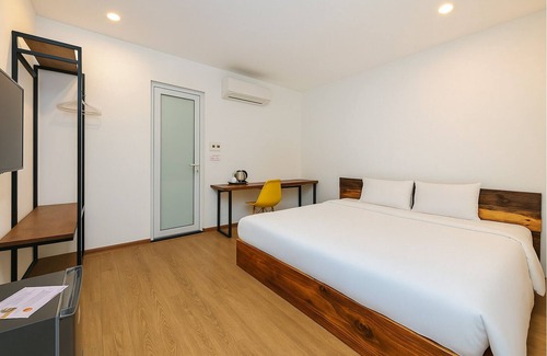 Doi Can House | Lakeside House - Hanoi