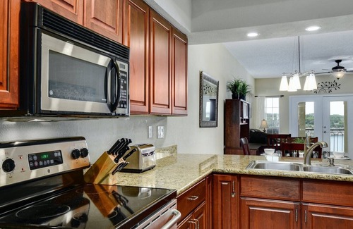 Highland Lake Estates Condo | 'Lakeside Island Retreat' - Hot Tubs, Pools, Tennis! Resort Style Stay! Fully Stocked! #1224