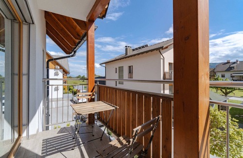 Bled Apartment | Lakeside Living: Modern Apartment Just 400m from Lake Bled