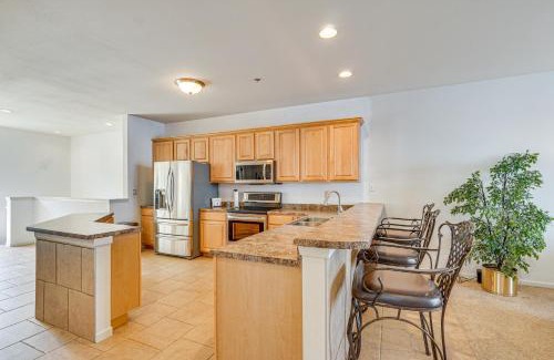 Osage Beach Apartment | Lakeside Osage Beach Condo in Lands End Community