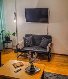 Jyvaskyla Apartment | Lakeside Serenity Lutakko - sauna, parking