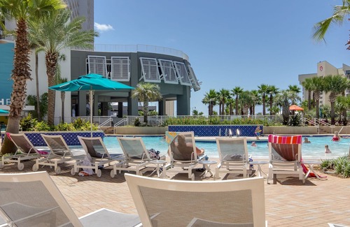 Holiday Beach Hotel | Laketown Wharf By Blueswell