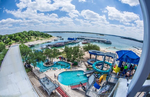 Volente Cabin | LakeTravis Bungalow 2:Free waterpark , lake views & low cleaning fees