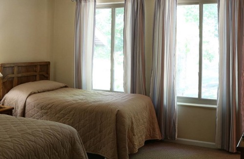 Cheat Lake House | Lakeview Golf Resort 2BR Retreat. Unforgettable Escapes
