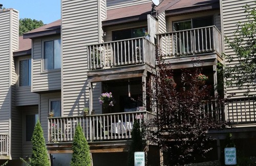 Cheat Lake House | Lakeview Golf Resort 2BR Retreat. Unforgettable Escapes