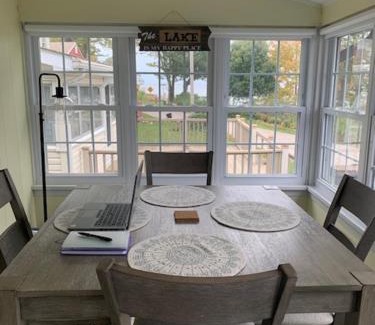 Ashtabula House | Lakeview - Lake Erie - Ashtabula, OH - 5 Min to GOTL - Fireplace- Deck - King Bed