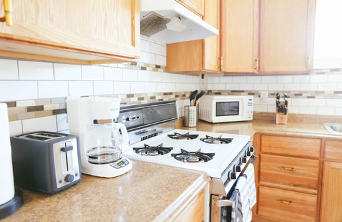 Wofford Heights Cabin | Lakeview Terrace Cal King Studio!