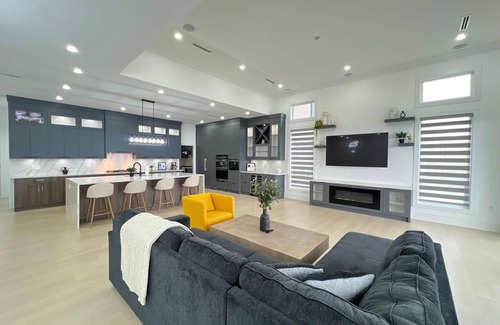 Central Okanagan House | Lakeview Vineyard Estate/Hot tub & Snooker/Games Room