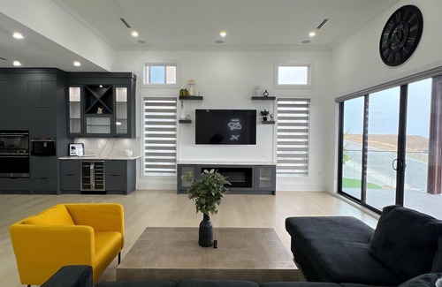 Central Okanagan House | Lakeview Vineyard Estate/Hot tub & Snooker/Games Room