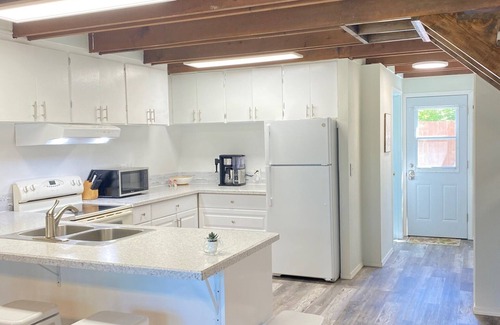 Mossyrock House | Lakeview with boat/RV parking and Starlink Internet