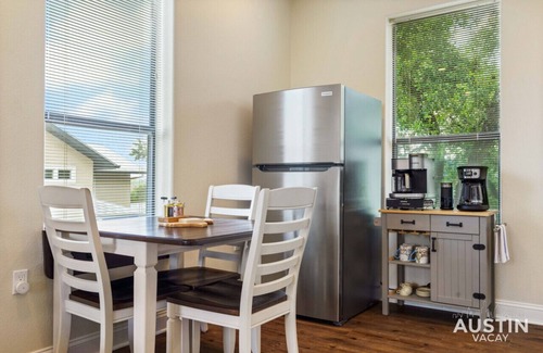 Hughes Park Lake House | Lakeway - Cedar St #B