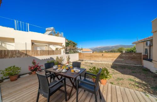 Menegata House | Lakithra Comfort Cove