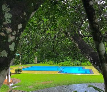 Warakapola Hotel | Lakma Holidays