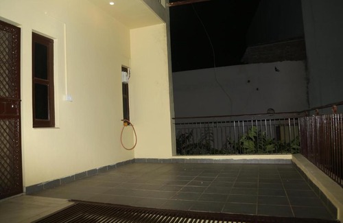 Sohna Apartment | Lal Kothi - Entire 2 BHK Homestay, Sohna