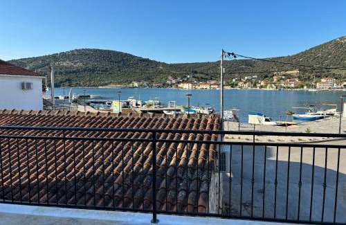 Vinisce Apartment | LaLu On The Water