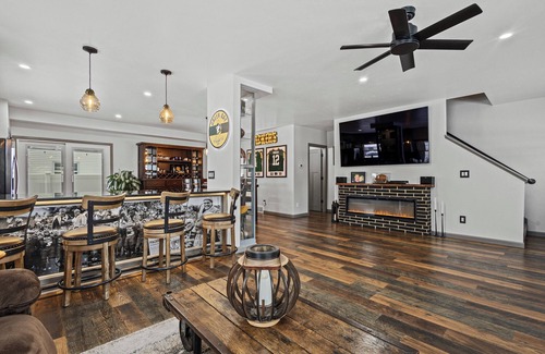 Green Bay House | Lambeau Legends I - Brand new 4 bedroom, 2.5 bath 0.3 miles to Lambeau Field!