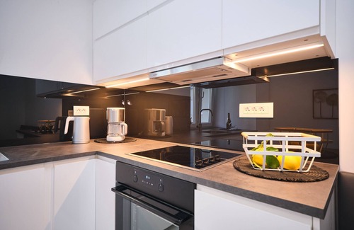 Split Apartment | LaMer Luxury Suite by Litto