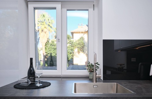 Split Apartment | LaMer Luxury Suite by Litto
