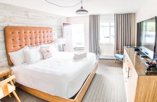 Town Centre Hotel | Lamphouse I King Room, Dog Friendly